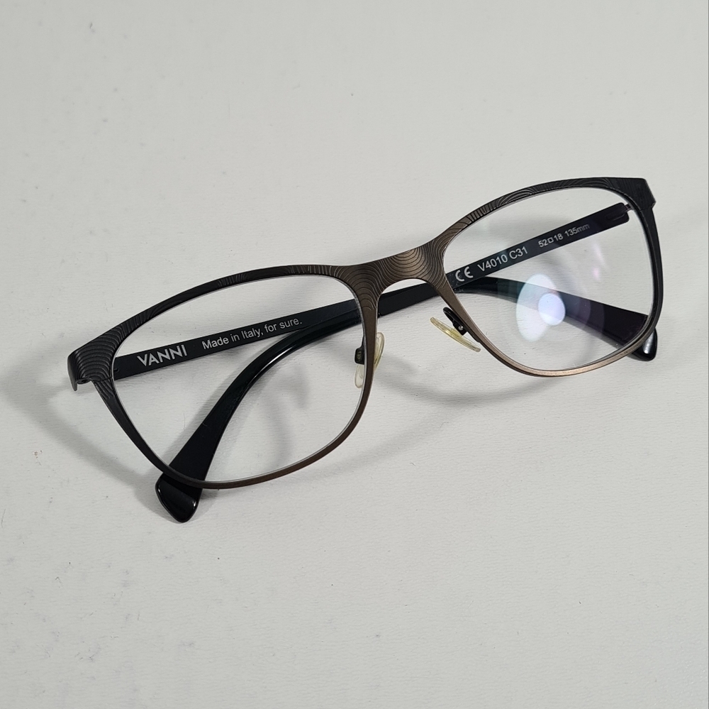 Vanni V4010 Eyeglasses Frame in C31 Faded Black/Brown Size 52 - 18 - 135